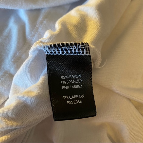 ✨torrid white super soft v-neck favorite tunic tee✨ - Picture 8 of 8